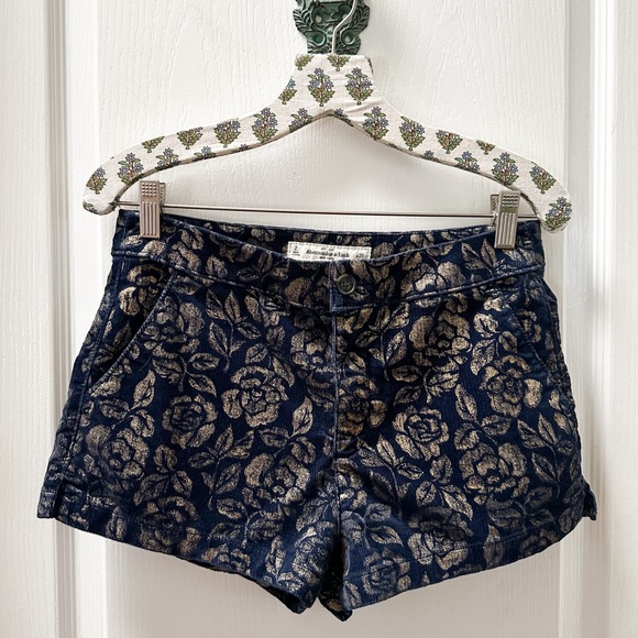 Abercrombie & Fitch Navy Corduroy with Gold Painted Floral Shorts Size 26 - Picture 1 of 3